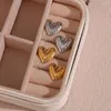 Orecchini a bottone 2023 Bella superficie irregolare placcato oro 18 carati cuore impermeabile piercing gioielli di alta qualità per le donne