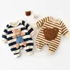 Rompers Milancel Winter Baby Rompers Dikke Lining Boys Dessen Striped Girls Jumpsuits Bear Outfit 230516
