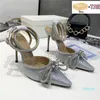 Med lådan klänningskor mach silk satin dubbel bågkristallpumpar designer sandal