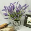 Dekorative Blumen Faux Lavendel Blume Kunststoff Falscher Blumenstrauß Nicht verwelkende Simulation Hochzeitsfeier Gefälschte Pflanzendekoration