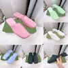 Designer-Slipper für Damen, Slipper, Gummi, quadratische Zehen-Flip-Flops, V-förmige Flip-Flop-Strand-Slides, bedruckte, geprägte Logo-Hausschuhe, Schwarz-Weiß-Rosa-Hausschuhe