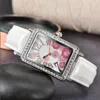 Женщины высшего качества смотрят Quartz Movement Watch Rose Gold Серебряное корпус Кожаный ремешок Женщины платье для часа дизайнерские наручные часы