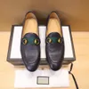 Nuovo arrivo Designer Scarpe sociali di lusso per uomo Abito slip-on Calzature da lavoro Scarpe da festa viola oro Uomo 2023 Scarpe da sposa da sposo moda