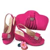 드레스 신발 자홍색 여성과 가방은 2023 년 아프리카 숙녀 여름 웨지 힐 샌들 핸드백 패션 펌프 클러치 CR701