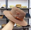 Grand chapeau de paille pour hommes et femmes, bonnet de créateur de bonnet de marque, chapeau triangulaire en paille tressée