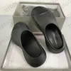 Designers Sandaler Womens Poolcroc Slide Rubber Platform Sandel 5cm Tjock Bottom Slippers Black White Beach Shoe Open Toe Shoes With Box No445