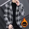 Ternos masculinos Blazers outono e inverno nova roupa masculina versão coreana engrossado terno de pelúcia masculino single west lazer ajuste fino terno pequeno casaco masculino tendência 220409