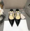 Dame nouveau Style pantoufle de haute qualité chaussures à talons hauts mode fête de mariage sandales à talons hauts en plein air pantoufles marque de luxe Clas Co