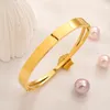 Designer Nail Bracelet Amour Bracelet Bracelet pour Femmes De Luxe En Acier Inoxydable Bracelet 18K Or Ruban Cadeau Manchette Bracelet Anniversaire Bijoux En Gros