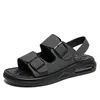 Sandálias respiráveis masculinas de verão, fivela de couro, praia, sapatos casuais de marca, confortáveis, slip-on, ar masculino 89056 's 42607' s 55380 's