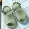 Turnschuhe Sommer EVA dicke Sohle leichte wasserdichte und verschleißfeste Baby-Kinder-Hausschuhe Tasche Ferse Anti-Rutsch-Kokosnuss-Sandalen 220217