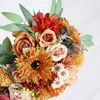 装飾的な花ロマンチックな花嫁介添人ブーケブライダルホールディングウォータードロップ形状