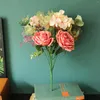 Dekorativa blommor konstgjorda höstblommor arrangemang bröllop bukett pion dekor hem rose blad rustik båge