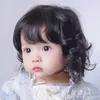 ヘアアクセサリーrambut palsu perempuan untuk anak anak hiasan kepala bayi imut keriting pendek poni miring buatan topi penuh tutup 230516