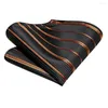Bow Ties 2023 Luxe gestreepte oranje zwart 8,5 cm bedrijf voor mannen zijden jacquard geweven stroptie broche manchetknoop hanky hi-tie ontwerper