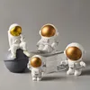 Decoratieve objecten Figurines Model Astronot Resin Modern DeKorasi Rumah Tokoh Orang Lucu Hadiah Ulang Tahun Kamar Anak Anak Dekoratif Meja Ruang Tamu 230517