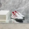 Principais novas mulheres homens homens de qualidade designer de sapatos de couro com tênis de moda de moda de moda em execução Letters Letters Flat Printed Gym Sneakers2023