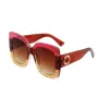 Red Fashion Cute Glassses de sol Hight Hight Quality Sunglasses para mulheres Óculos de sol anti -reflexão Anti -UV Óculos de sol quadrados ornamentais