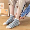Sokken kousen cartoon print schattige sokken casual mode Japanse korte sokken dames zoete meisjes katoen ademende low gesneden enkel sokken sox p230517