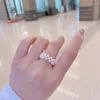 Cluster-Ringe verkaufen 3 Reihen einstellbare Größe winzige echte natürliche Perlen handgefertigte hochwertige Frauen-Ring-Design-Hochzeitsgeschenk