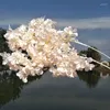 装飾的な花100pcs人工花シミュレーションホワイトチェリーブロッサムブランチドリフトスノージプソフィラブーケ結婚式DIY
