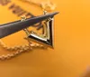 Luksusowy łańcuch Naszyjniki projektant biżuterii Naszyjnik dla kobiet stal nierdzewna V łańcuchy literowe Bracelety Wyjęte złote srebrne designerskie bransoletka na imprezę codziennie