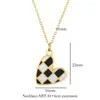 Pendentif Colliers Tendance Damier Noir Et Blanc Époxy Pêche Coeur Collier Bijoux Pour Femmes Filles Amour Choker Cadeaux