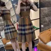 2023 Spring och Autumn New Women's Plaid Dress Long Sleeved A-formad lång höstkoreansk version av den smala klänningen