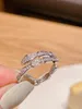 Anillos de banda Nueva versión ancha y estrecha para hombres y mujeres del anillo abierto Fácil deformación Chapado en plata con incrustaciones de diamantes claros