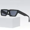 Солнцезащитные очки бросают оптовые винтажные квадратные квадраты маленькая рама UV400 Роскошные мужчины Женские очки модные очки с металлическим шарниром