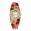Armbandsur kvinnor tittar på lyxiga diamanter armband 2023 elegant multicolour strass damklänning modeklocka montre femmes