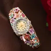 Armbandsur kvinnor tittar på lyxiga diamanter armband 2023 elegant multicolour strass damklänning modeklocka montre femmes