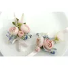 Dekorativa blommor 2st konstgjorda blommor handled corsage set brud och brudgum bröllopstillbehör prom party dekoration