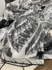 écharpe carrée pour femme foulards châle 100% soie matériau dégradé pinte lettres motif taille 110cm - 110cm
