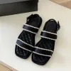 Versão alta Pequena Pearl Sandals de fita de uma palavra feminina Couro feminino Peep-toe Versão coreana de sapatos planos de dedo quadrado casual