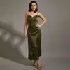 Womens Designer Elegant Fashion Satin Dress avec Olive Flower Nouveau Collier Robe Genou Longueur Ladies Dress