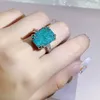 Band Rings 2022 NEW Luxury Emerald Paraiba Gemstone Four-Claw Couple Ring For Women Rectangle Full Diamond Anniversary Party Gift Jewelry J230517