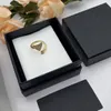 Triángulo de calidad Anillo abierto de diamante completo Mujer Europea y americana Alto lujo Personalidad Temperamento elegante Alto sentido Venta al por mayor