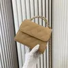 borsa firmata da donna con motivo a rombi borsa a tracolla in metallo traforato con lettere scozzesi