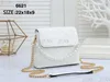 Hot Ringer Chain Womens Bag Pearl Handväska Ny 2023 Crossbody Bag Autumn and Winter Fashion Womens Shoulder Bag