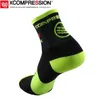 Chaussettes de sport 2023 Nouvelles chaussettes de cyclisme Haute élasticité Respirant Hommes Femmes Chaussettes de sport 4 Couleurs Courir Marathon Football Vélo Vélo Chaussettes 3 J230517