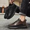 Kledingschoenen sneakers gambar buaya kulit sapi palsu musim gugur baru sepatu bot pria kasual ramping chic trendi mewah 230517