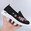 Chaussures habillées Sepatu Ibu Nyaman Motif Bunga Jaring Sneakers Wanita Modis Warna Solid Lembut Ringan untuk 230517