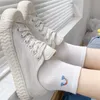 Çorap Çorap Beyaz Çorap Karikatür Nakış Japon Sevimli Çoraplar Kadın Moda Günlük Harajuku Sokak Giyim Pamuk Düşük Kesim Ayak Bileği Çorapları P230517