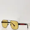 Metallpilot solglasögon 96U Ramfronten är accentuerad med en smal metall dubbel bro dekorerad enkel stil UV400 -skyddsglasögon