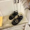 Дизайнер-дизайнер с сандаловыми скольжениями Slides Sandal Summer Sandles Shoes Men Classic Brand Brand Slides Casual Woman Owing Sliders Sliders Beach Sandals 10a с Box35-45 001