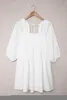 Mini robe blanche à col carré et demi-manches haute basse i31B #