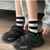 Çorap Çorap Sıradan Çizgili Kadın Çorap Kore tarzı Harajuku Hip Hop kaykay Spor Pamuk Çorap Örgü Okul Kızları Elastik Uzun Çoraplar P230517