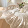 Set di biancheria da letto Copripiumino trapuntato in cotone con pizzo in stile francese super dolce e carino Set da 4 pezzi Pieghe scozzesi Ruffled Pr