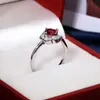 Кольца Ring Rings Retro Rings 925 Серебряные ювелирные украшения шарм рубиновый циркон кольцо пальца для женщин для свадебной вечеринки.